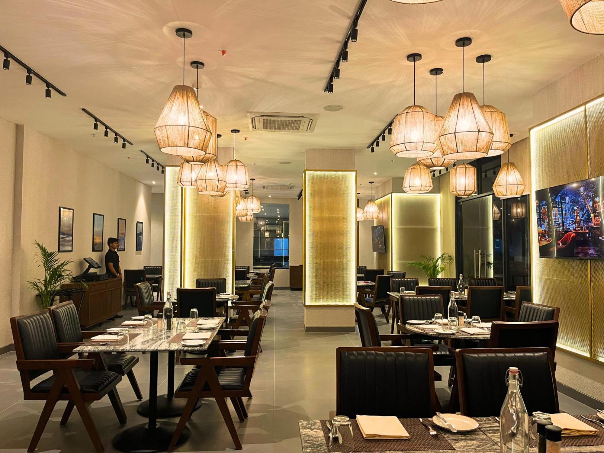 Rhythm Gurugram Hotel & Suites, Sohna Road 古尔冈 外观 照片