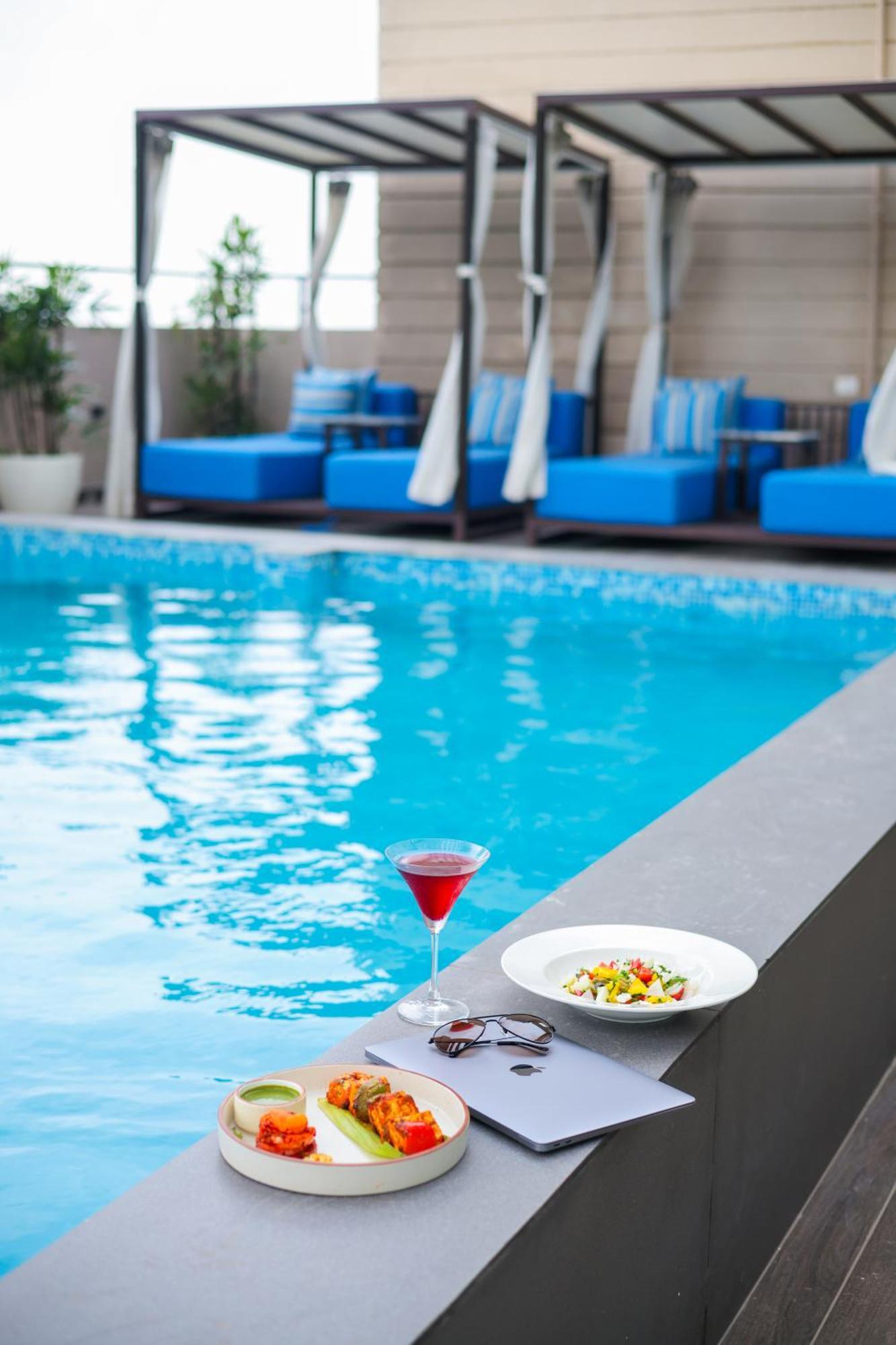 Rhythm Gurugram Hotel & Suites, Sohna Road 古尔冈 外观 照片