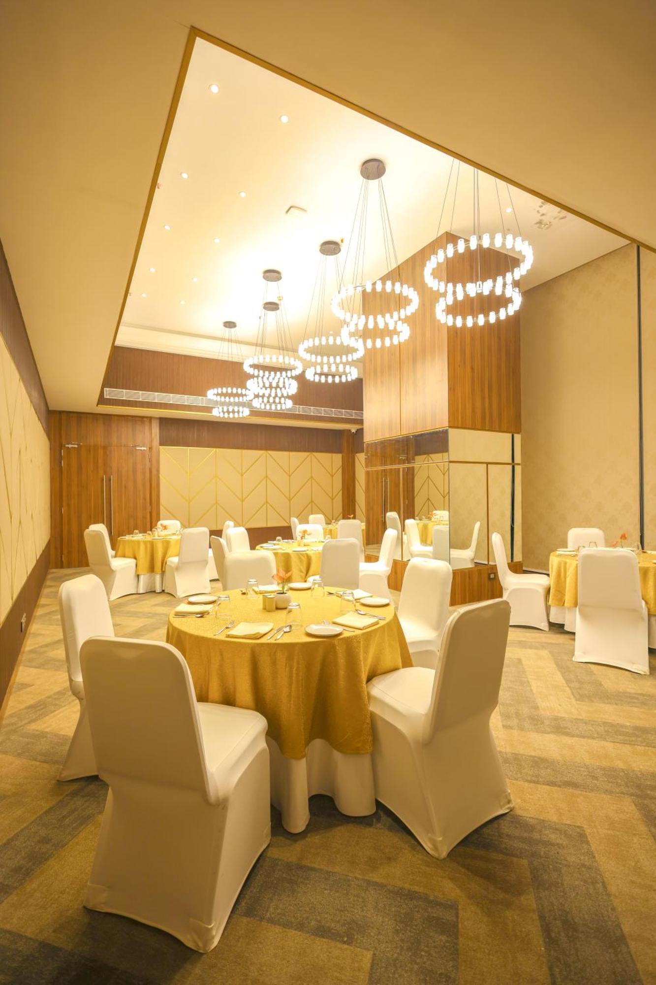 Rhythm Gurugram Hotel & Suites, Sohna Road 古尔冈 外观 照片