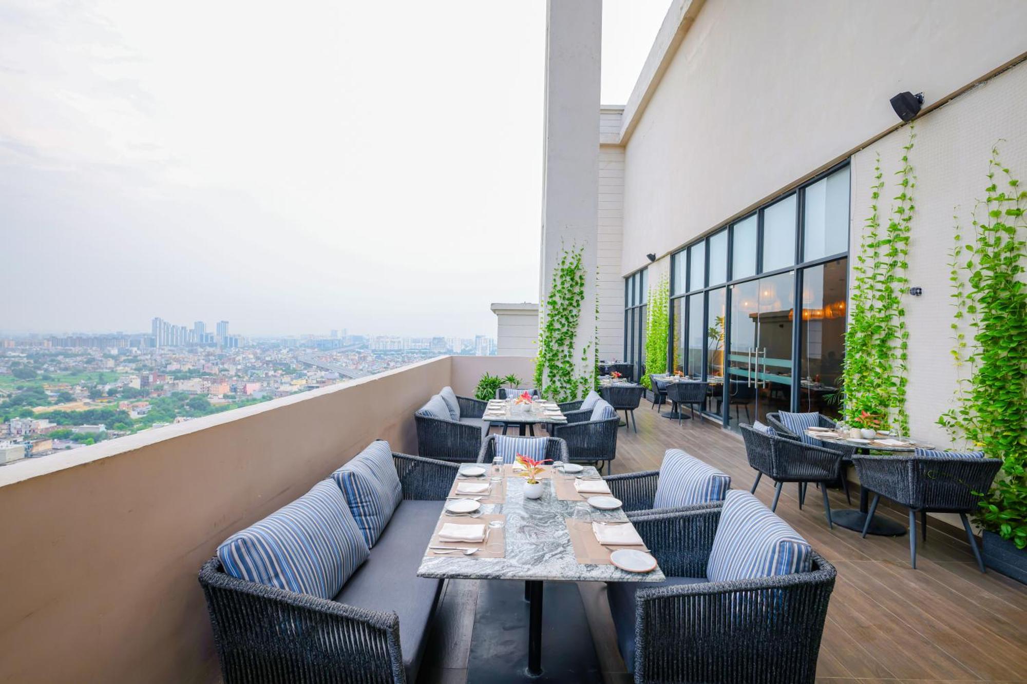 Rhythm Gurugram Hotel & Suites, Sohna Road 古尔冈 外观 照片