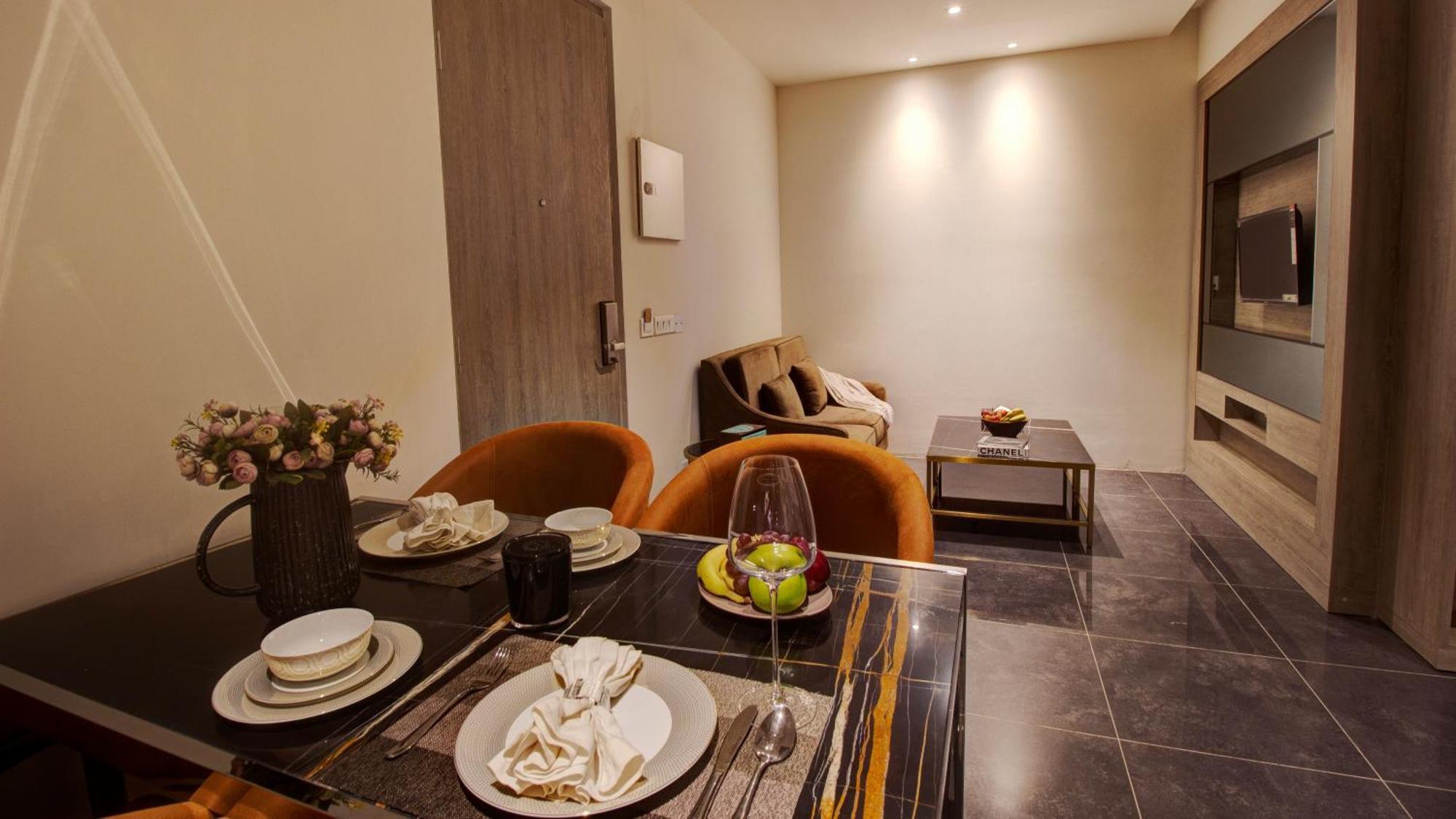 Rhythm Gurugram Hotel & Suites, Sohna Road 古尔冈 外观 照片