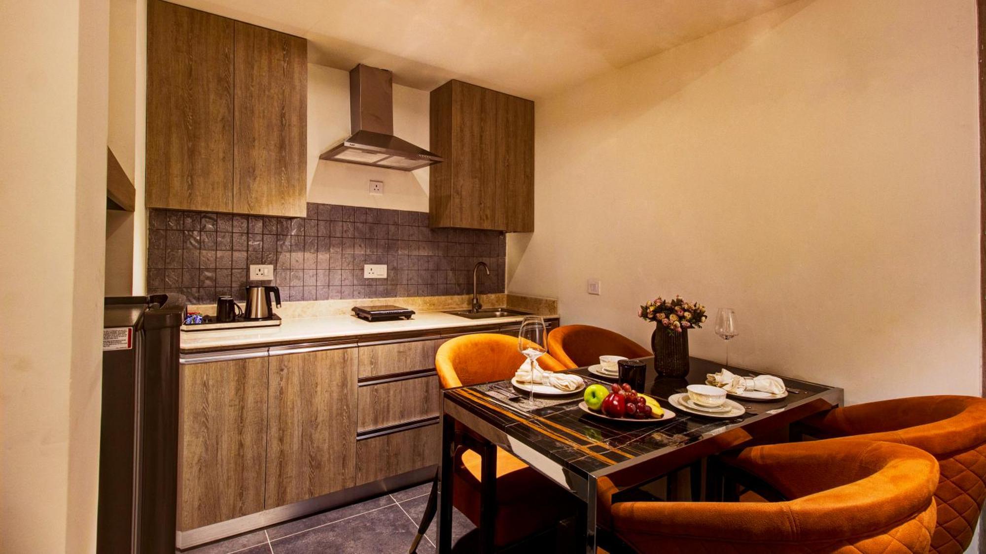Rhythm Gurugram Hotel & Suites, Sohna Road 古尔冈 外观 照片