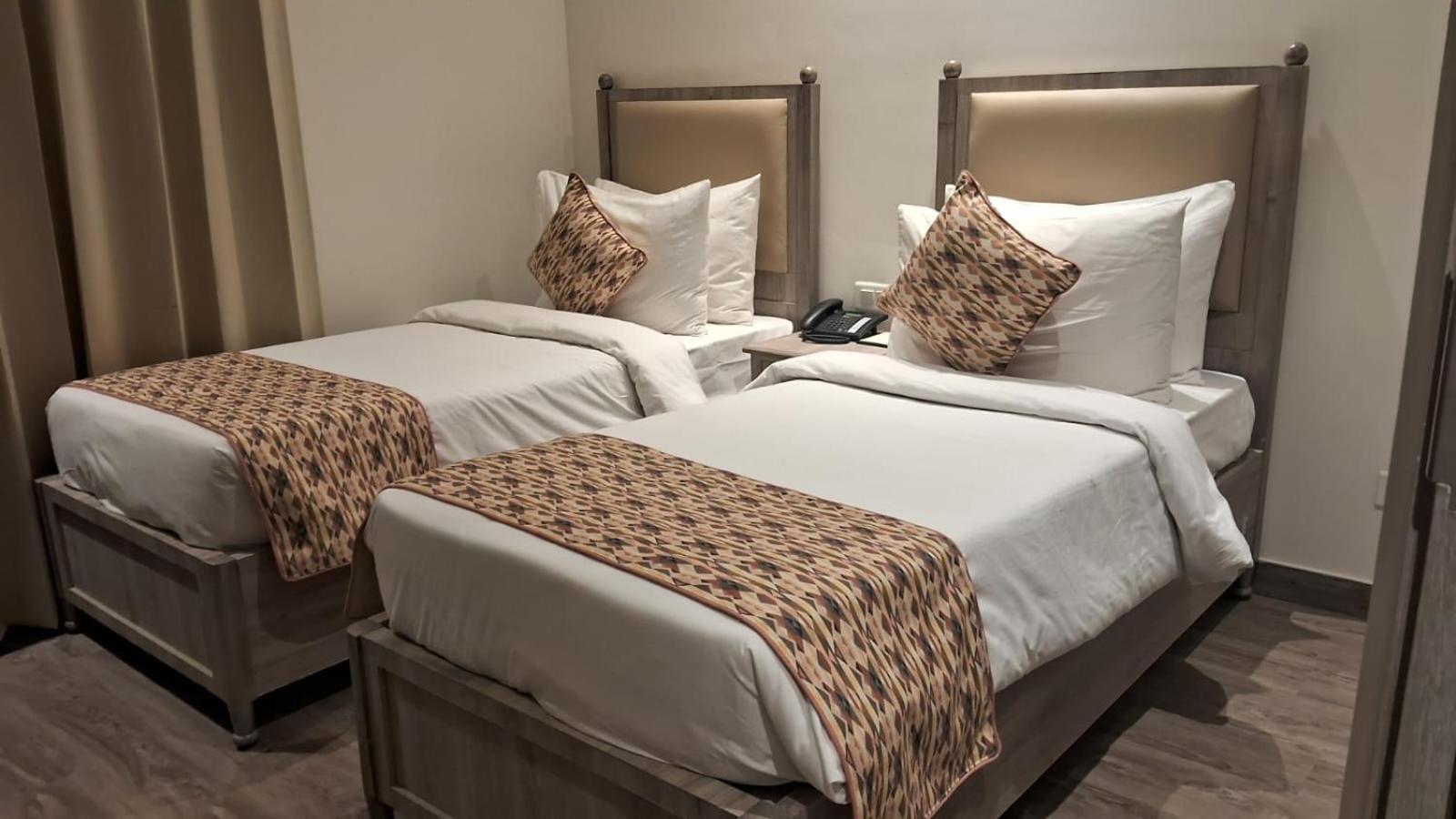 Rhythm Gurugram Hotel & Suites, Sohna Road 古尔冈 外观 照片